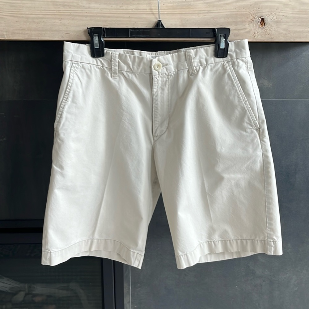 Men’s Old Navy khaki shorts, size 31